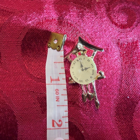 Gold Cuckoo Clock Brooch - Picture 3 of 3